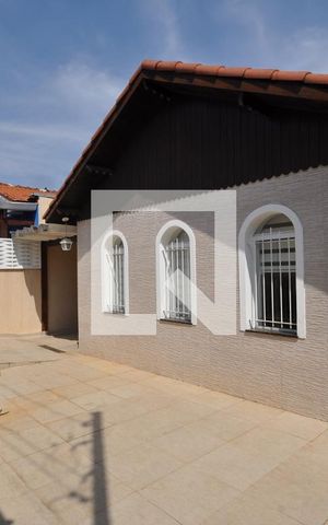 Casa à venda com 220m², 3 quartos e 2 vagasQuintal