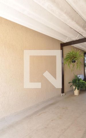 Casa à venda com 220m², 3 quartos e 2 vagasGaragem