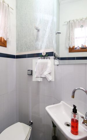 Casa à venda com 190m², 3 quartos e 2 vagasLavabo