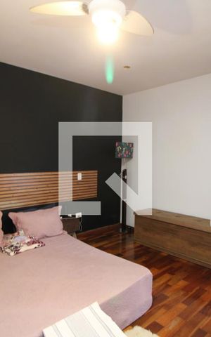 Casa à venda com 190m², 3 quartos e 2 vagasSuíte
