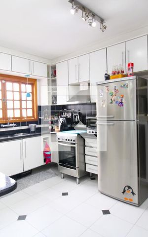 Casa à venda com 190m², 3 quartos e 2 vagasCozinha