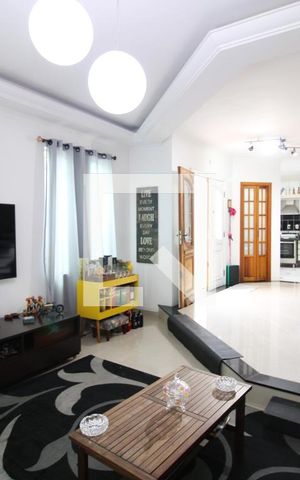 Casa à venda com 190m², 3 quartos e 2 vagasSala