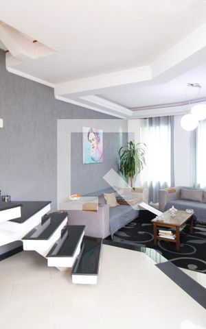 Casa à venda com 190m², 3 quartos e 2 vagasSala