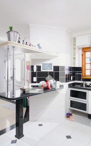Casa à venda com 190m², 3 quartos e 2 vagasCozinha