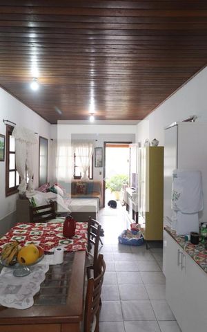 Casa à venda com 180m², 4 quartos e 2 vagas Casa à venda com 180m², 4 quartos e 2 vagasCozinha 1