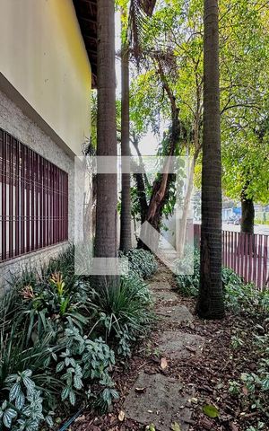 Casa à venda com 231m², 3 quartos e 4 vagas Casa à venda com 231m², 3 quartos e 4 vagasJardim