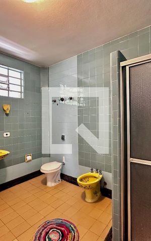 Casa à venda com 231m², 3 quartos e 4 vagas Casa à venda com 231m², 3 quartos e 4 vagasBanheiro Social