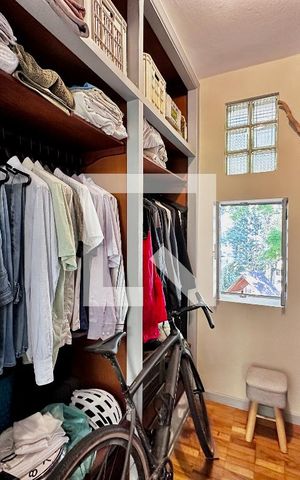 Casa à venda com 231m², 3 quartos e 4 vagas Casa à venda com 231m², 3 quartos e 4 vagasCloset Suíte