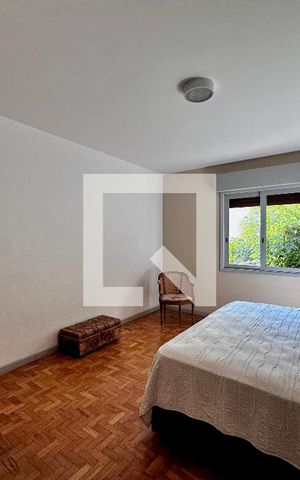 Casa à venda com 231m², 3 quartos e 4 vagas Casa à venda com 231m², 3 quartos e 4 vagasSuíte