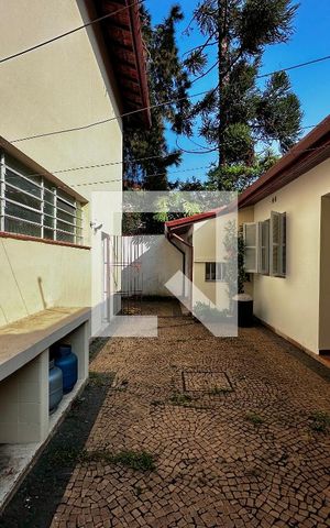 Casa à venda com 231m², 3 quartos e 4 vagas Casa à venda com 231m², 3 quartos e 4 vagasQuintal