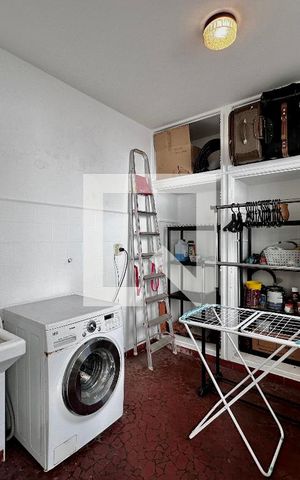 Casa à venda com 231m², 3 quartos e 4 vagas Casa à venda com 231m², 3 quartos e 4 vagasÁrea de Serviço