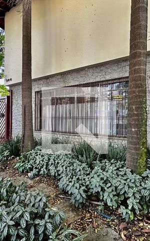 Casa à venda com 231m², 3 quartos e 4 vagas Casa à venda com 231m², 3 quartos e 4 vagasJardim