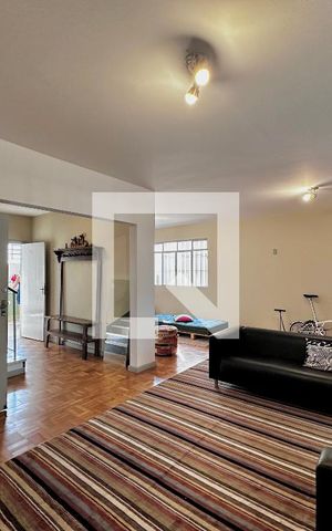 Casa à venda com 231m², 3 quartos e 4 vagas Casa à venda com 231m², 3 quartos e 4 vagasSala