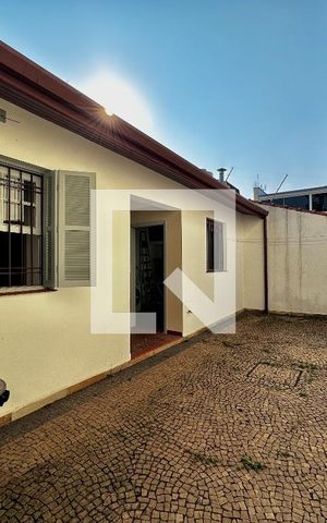 Casa à venda com 231m², 3 quartos e 4 vagas Casa à venda com 231m², 3 quartos e 4 vagasQuintal