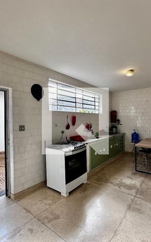 Casa à venda com 231m², 3 quartos e 4 vagas Casa à venda com 231m², 3 quartos e 4 vagasCozinha