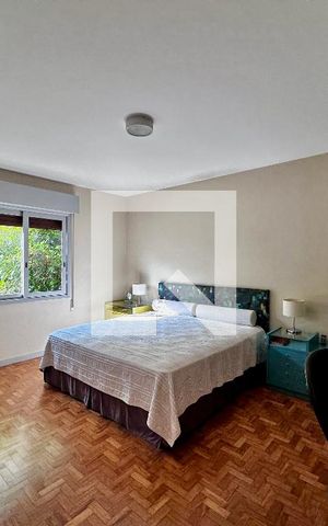 Casa à venda com 231m², 3 quartos e 4 vagas Casa à venda com 231m², 3 quartos e 4 vagasSuíte