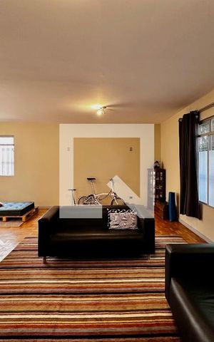 Casa à venda com 231m², 3 quartos e 4 vagas Casa à venda com 231m², 3 quartos e 4 vagasSala