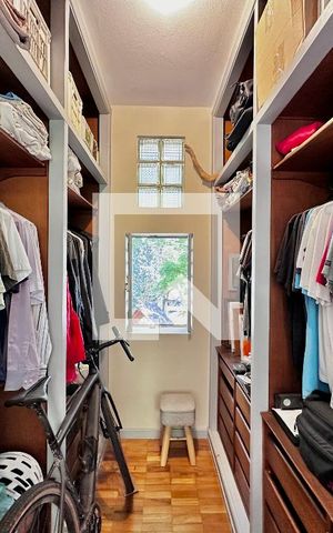 Casa à venda com 231m², 3 quartos e 4 vagas Casa à venda com 231m², 3 quartos e 4 vagasCloset Suíte