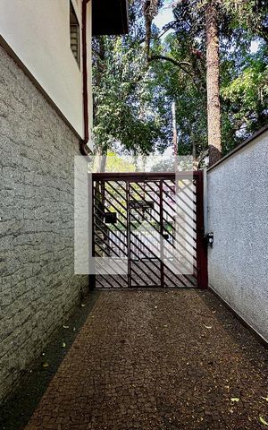 Casa à venda com 231m², 3 quartos e 4 vagas Casa à venda com 231m², 3 quartos e 4 vagasGaragem