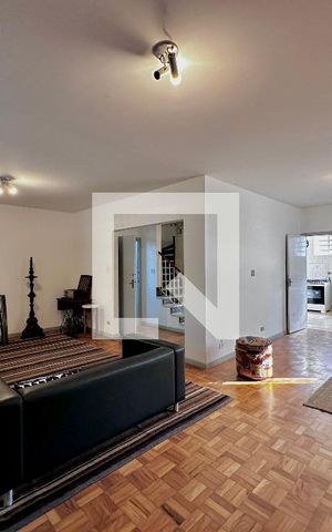 Casa à venda com 231m², 3 quartos e 4 vagas Casa à venda com 231m², 3 quartos e 4 vagasSala