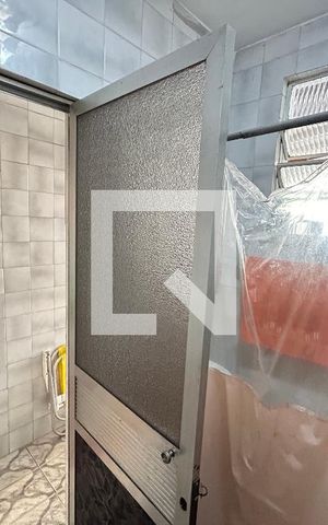 Casa à venda com 150m², 4 quartos e 4 vagasBanheiro da área de serviço