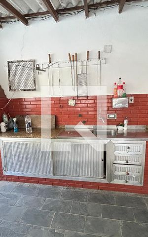 Casa à venda com 150m², 4 quartos e 4 vagasChurrasqueira