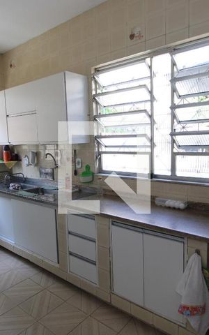 Casa à venda com 150m², 4 quartos e 4 vagasCozinha