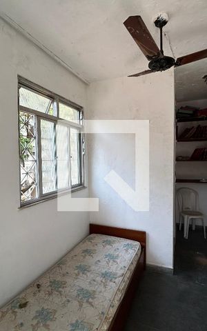 Casa à venda com 150m², 4 quartos e 4 vagasQuarto de Serviço