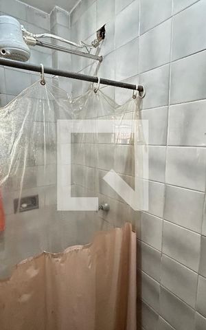 Casa à venda com 150m², 4 quartos e 4 vagasBanheiro da área de serviço
