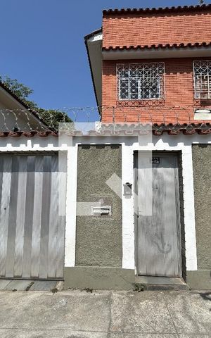 Casa à venda com 150m², 4 quartos e 4 vagasFachada