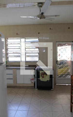 Casa à venda com 150m², 4 quartos e 4 vagasCozinha