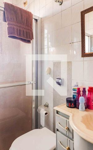 Casa à venda com 102m², 3 quartos e 2 vagas Casa à venda com 102m², 3 quartos e 2 vagasBanheiro
