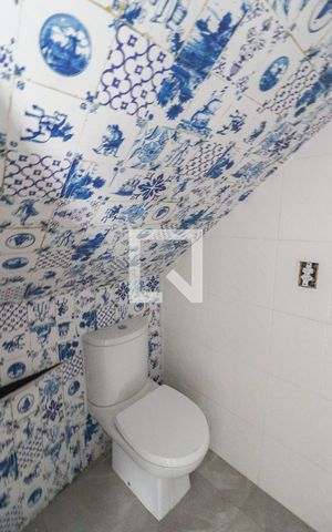 Casa à venda com 160m², 4 quartos e 2 vagas Casa à venda com 160m², 4 quartos e 2 vagasLavabo