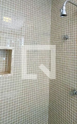 Apartamento à venda com 112m², 2 quartos e 3 vagas Apartamento à venda com 112m², 2 quartos e 3 vagasBanheiro da Suíte 1