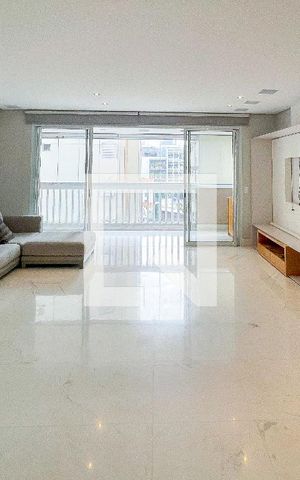 Apartamento à venda com 112m², 2 quartos e 3 vagas Apartamento à venda com 112m², 2 quartos e 3 vagasSala