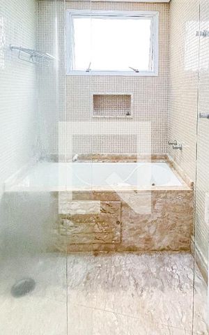 Apartamento à venda com 112m², 2 quartos e 3 vagas Apartamento à venda com 112m², 2 quartos e 3 vagasBanheiro da Suíte 2