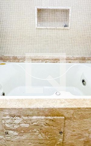 Apartamento à venda com 112m², 2 quartos e 3 vagas Apartamento à venda com 112m², 2 quartos e 3 vagasBanheiro da Suíte 2