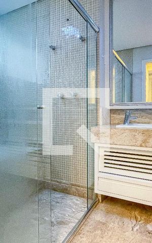 Apartamento à venda com 112m², 2 quartos e 3 vagas Apartamento à venda com 112m², 2 quartos e 3 vagasBanheiro da Suíte 2