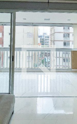 Apartamento à venda com 112m², 2 quartos e 3 vagas Apartamento à venda com 112m², 2 quartos e 3 vagasVaranda
