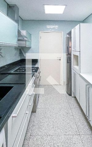 Apartamento à venda com 112m², 2 quartos e 3 vagas Apartamento à venda com 112m², 2 quartos e 3 vagasCozinha