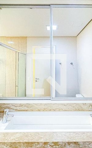Apartamento à venda com 112m², 2 quartos e 3 vagas Apartamento à venda com 112m², 2 quartos e 3 vagasBanheiro da Suíte 2