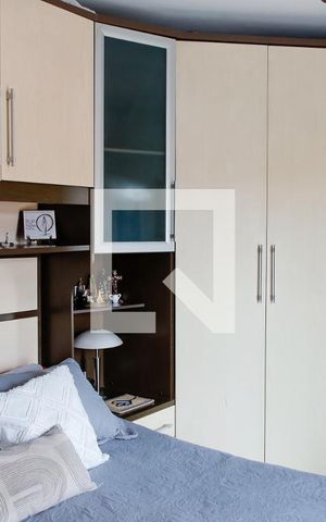 Casa à venda com 198m², 4 quartos e 4 vagas Casa à venda com 198m², 4 quartos e 4 vagasQuarto 4 - Suíte
