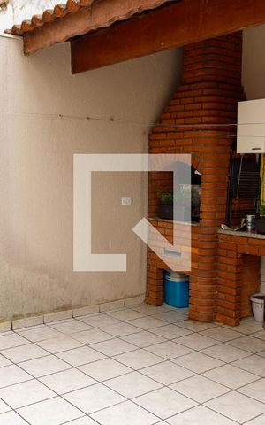 Casa à venda com 198m², 4 quartos e 4 vagas Casa à venda com 198m², 4 quartos e 4 vagasÁrea comum