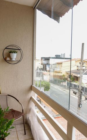 Casa à venda com 198m², 4 quartos e 4 vagas Casa à venda com 198m², 4 quartos e 4 vagasVaranda