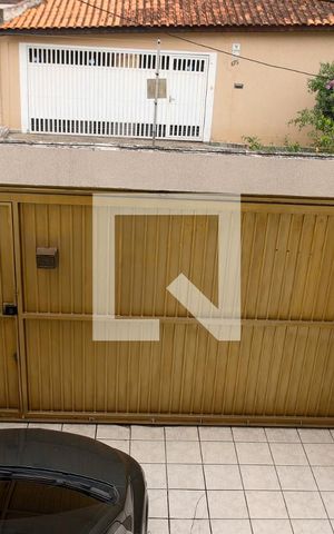 Casa à venda com 198m², 4 quartos e 4 vagas Casa à venda com 198m², 4 quartos e 4 vagasFachada