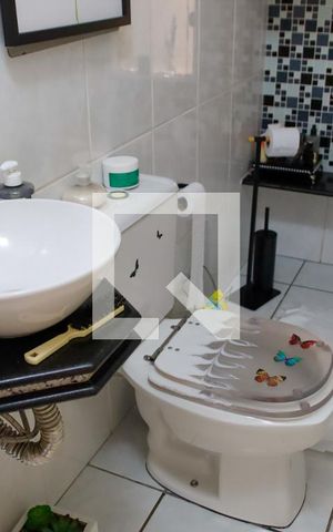 Casa à venda com 198m², 4 quartos e 4 vagas Casa à venda com 198m², 4 quartos e 4 vagasLavabo