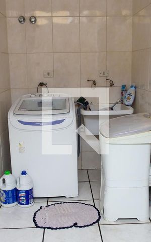 Casa à venda com 198m², 4 quartos e 4 vagas Casa à venda com 198m², 4 quartos e 4 vagasLavanderia