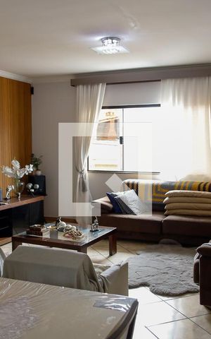 Casa à venda com 198m², 4 quartos e 4 vagas Casa à venda com 198m², 4 quartos e 4 vagassala