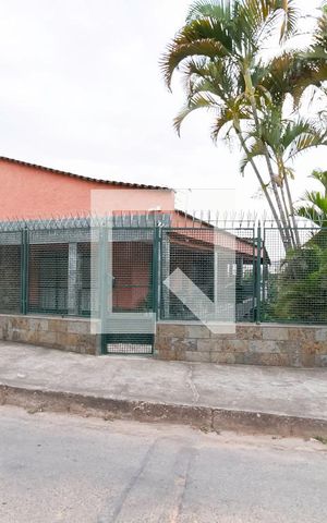 Casa à venda com 238m², 6 quartos e 5 vagasFachada
