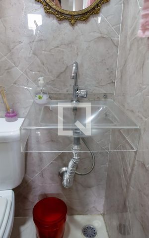 Casa à venda com 217m², 3 quartos e 2 vagas Casa à venda com 217m², 3 quartos e 2 vagasLavabo